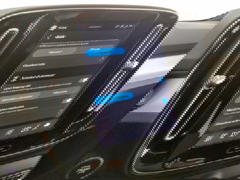 Volvo XC40 nuova a Modena (16)