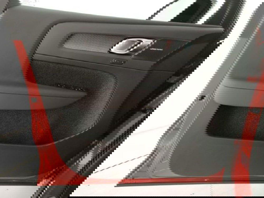 Volvo XC40 nuova a Modena (12)