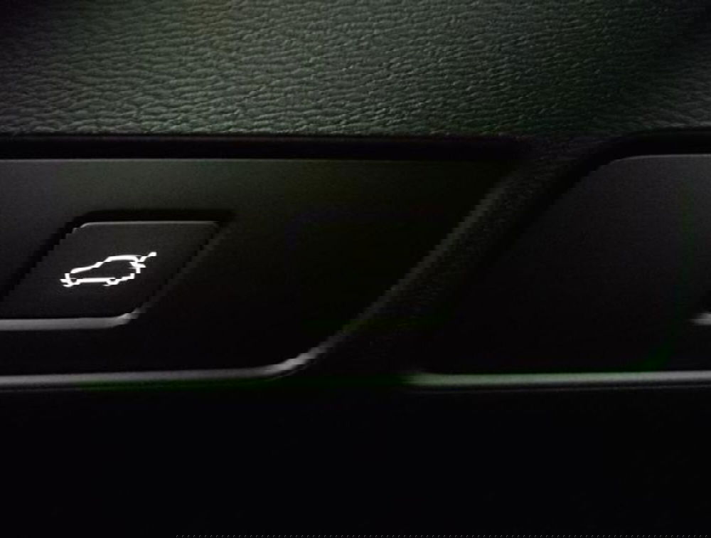 Volvo XC40 nuova a Modena (13)