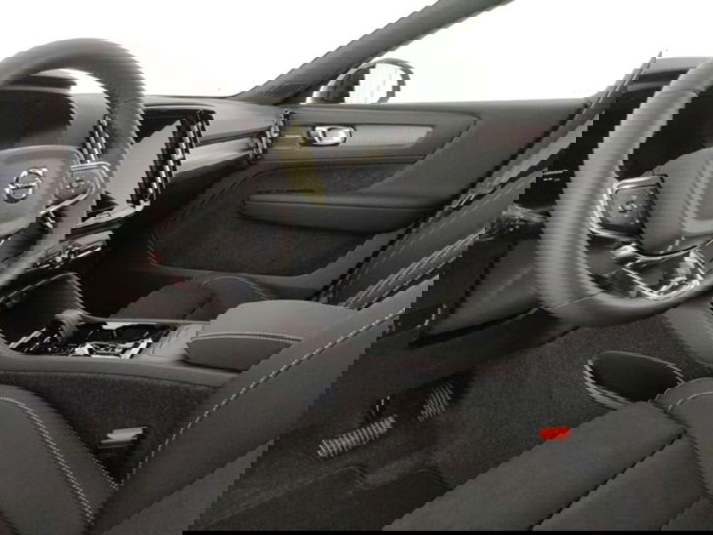 Volvo XC40 nuova a Modena (17)