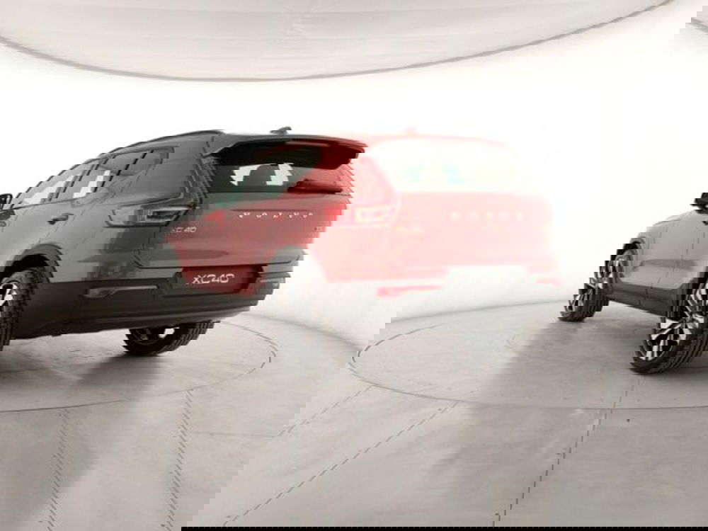 Volvo XC40 nuova a Modena (3)