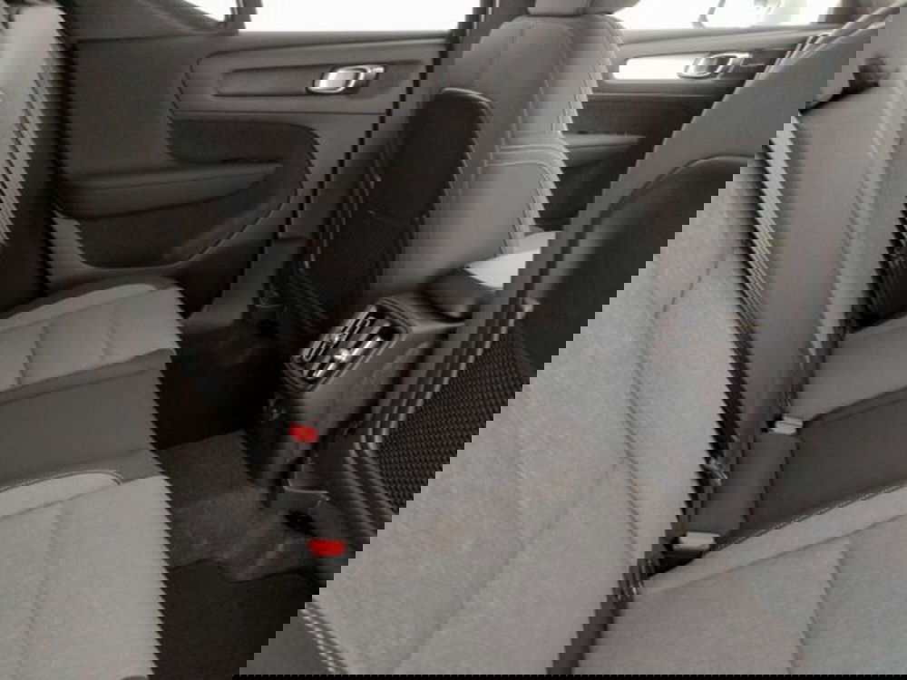 Volvo XC40 nuova a Modena (13)
