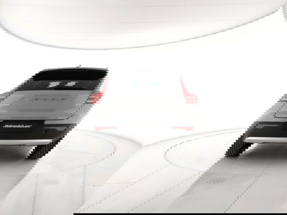 Volvo XC40 nuova a Modena (5)
