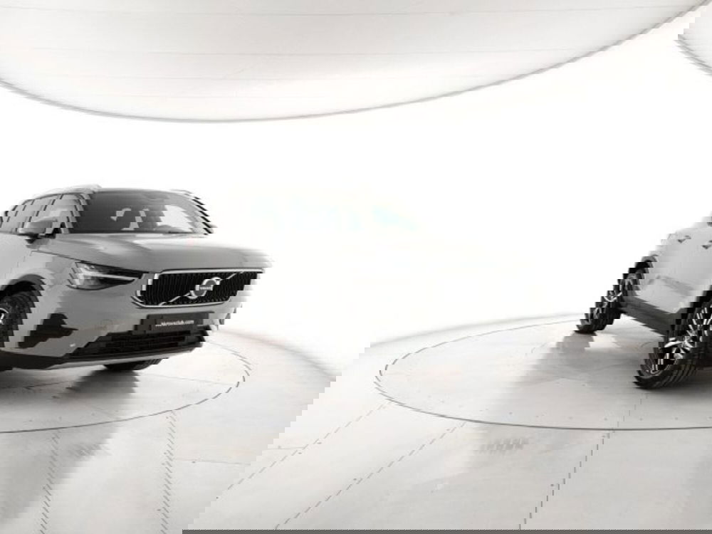 Volvo XC40 nuova a Modena (8)