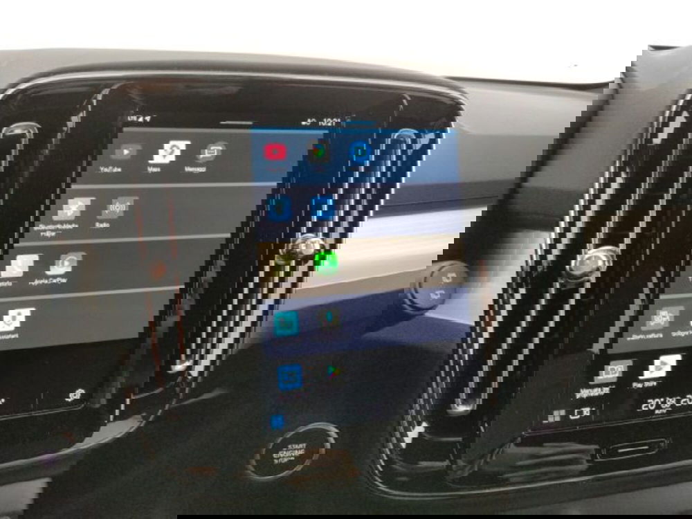 Volvo XC40 nuova a Modena (13)