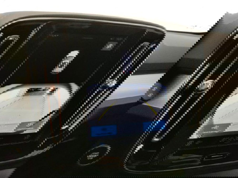 Volvo XC40 nuova a Modena (14)