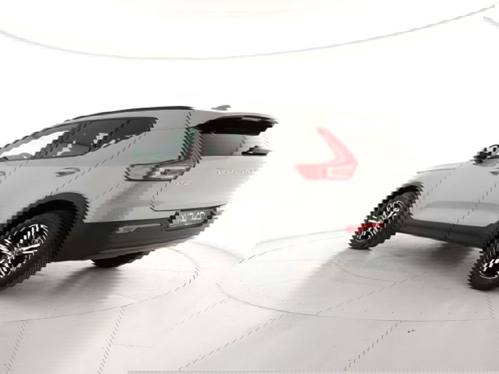 Volvo XC40 nuova a Modena (3)