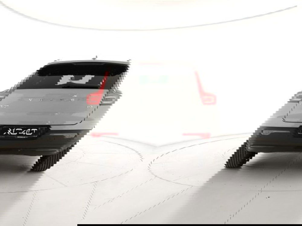 Volvo XC40 nuova a Modena (4)