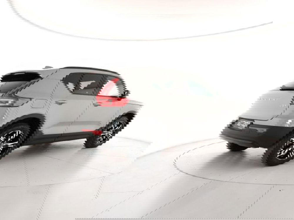 Volvo XC40 nuova a Modena (5)