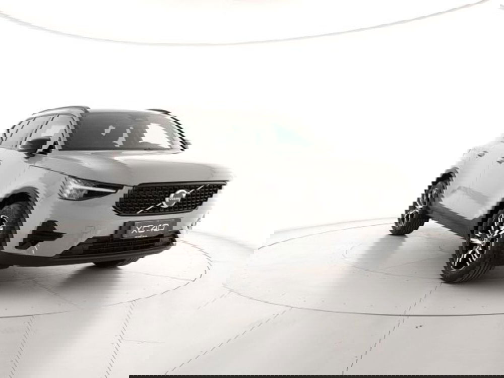 Volvo XC40 nuova a Modena (6)