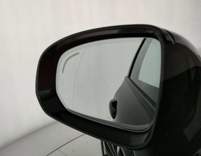 Volvo XC60 nuova a Modena (12)