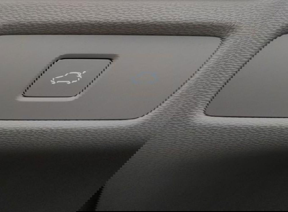 Volvo XC60 nuova a Modena (13)