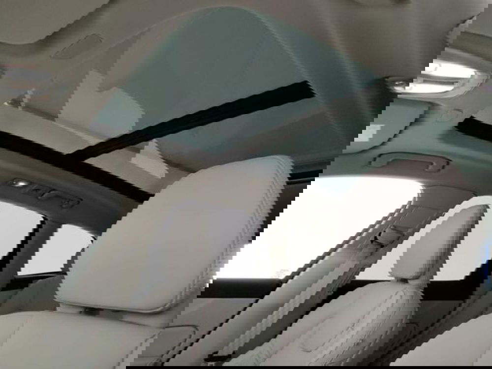 Volvo XC60 nuova a Modena (14)