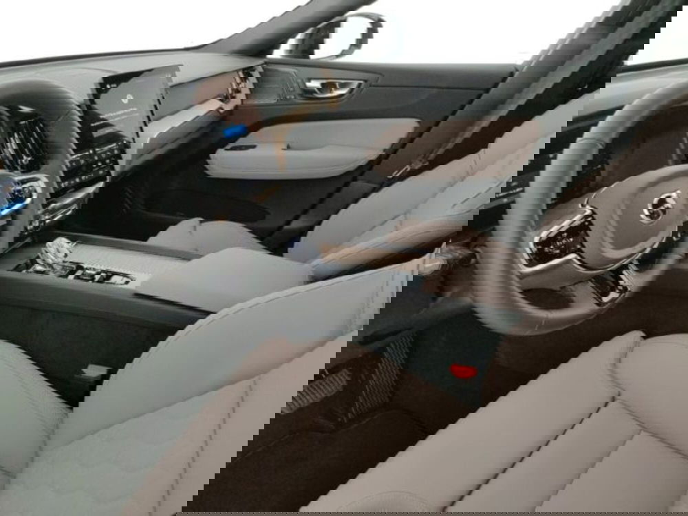Volvo XC60 nuova a Modena (17)