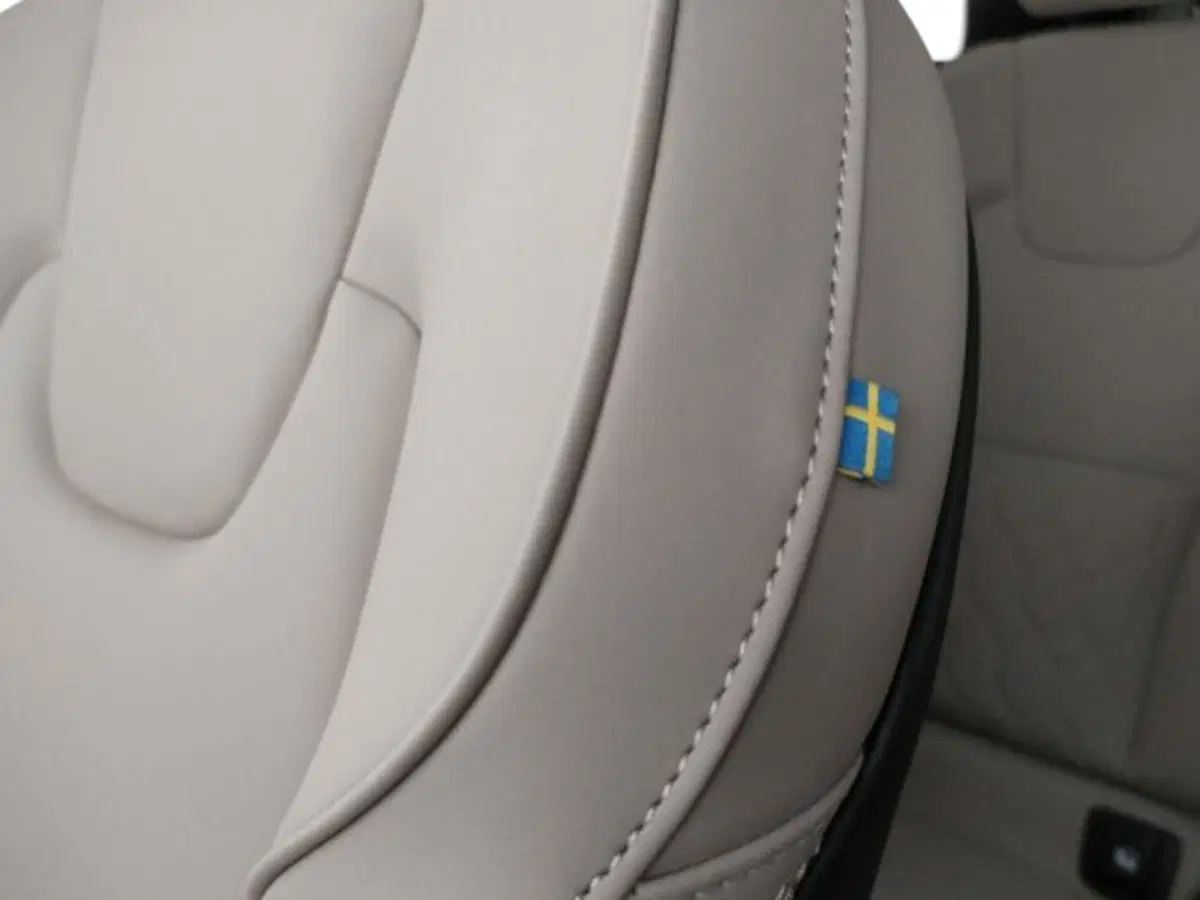 Volvo XC60 nuova a Modena (20)
