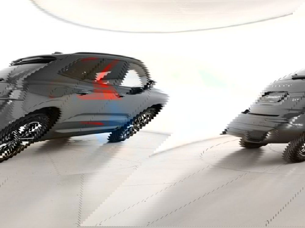 Volvo XC60 nuova a Modena (4)