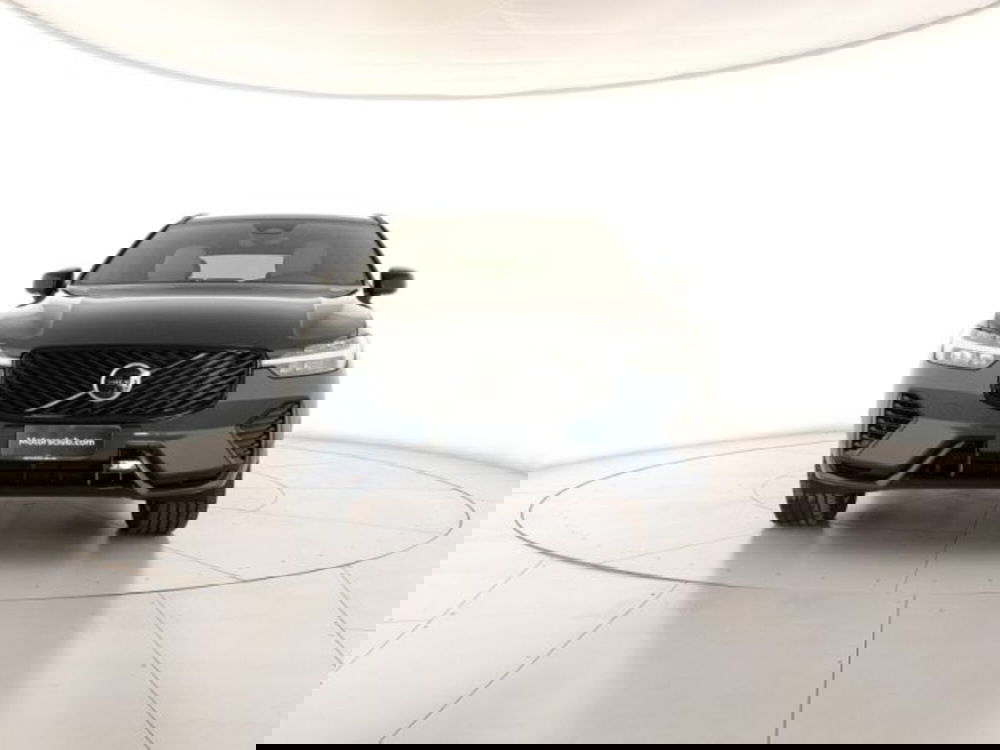 Volvo XC60 nuova a Modena (6)