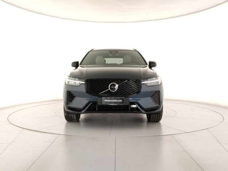 Volvo XC60 nuova a Modena (6)