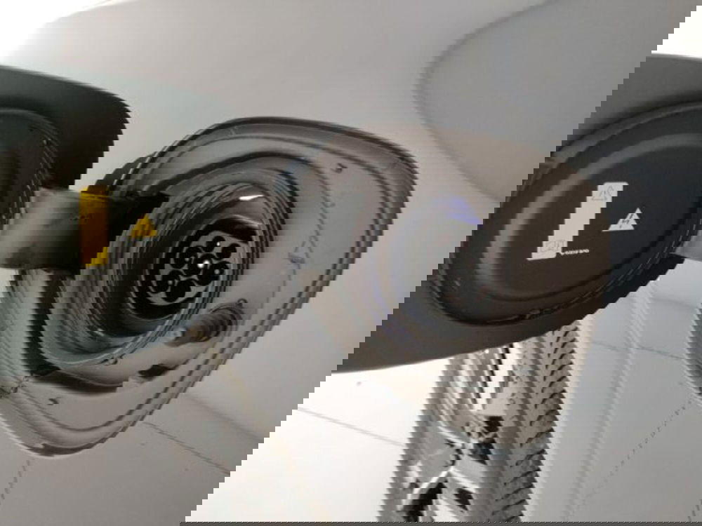 Volvo XC60 nuova a Modena (9)