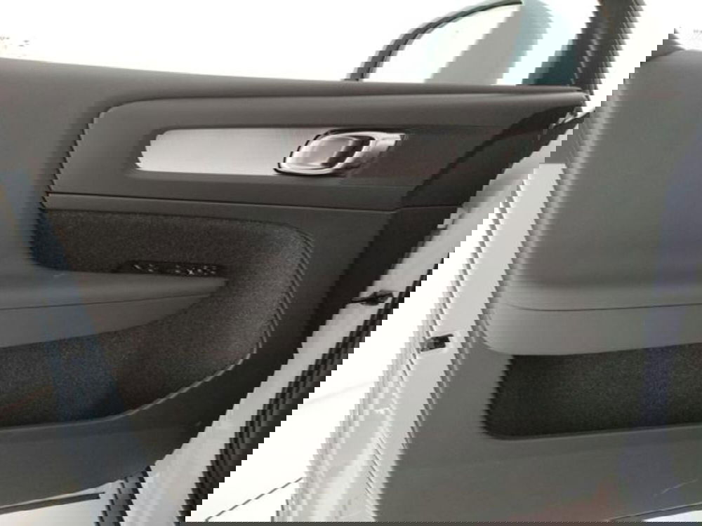 Volvo XC40 nuova a Modena (11)