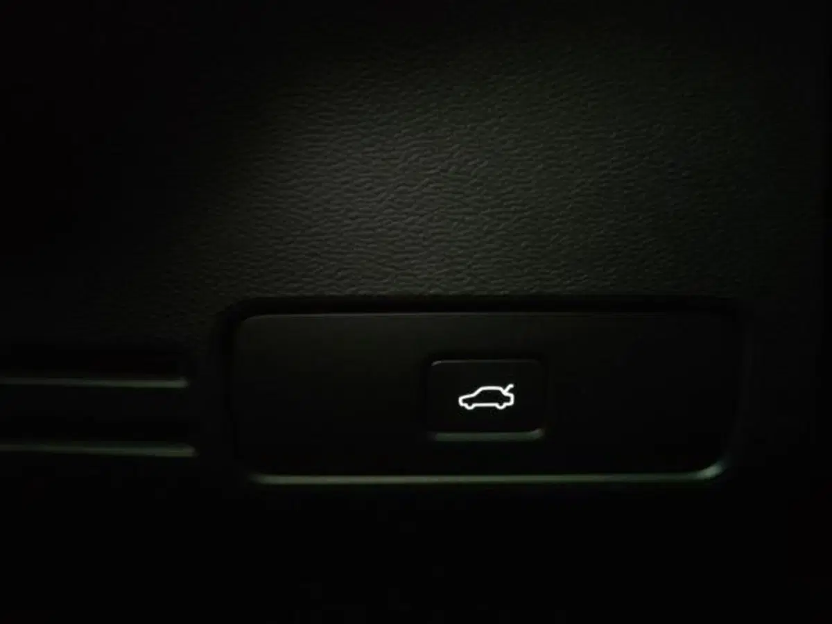 Volvo XC40 nuova a Modena (12)
