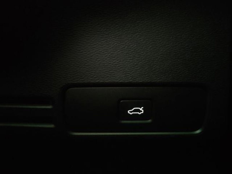 Volvo XC40 nuova a Modena (12)