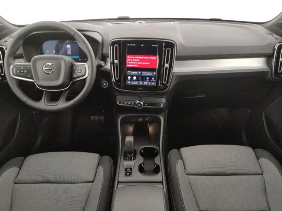 Volvo XC40 nuova a Modena (15)