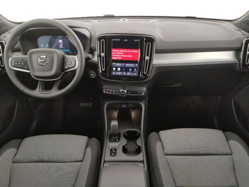 Volvo XC40 nuova a Modena (15)