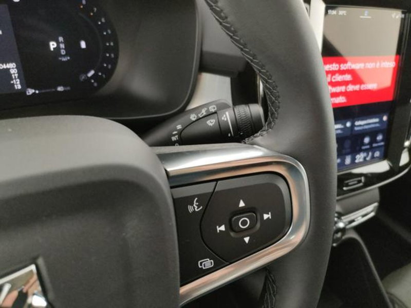 Volvo XC40 nuova a Modena (19)