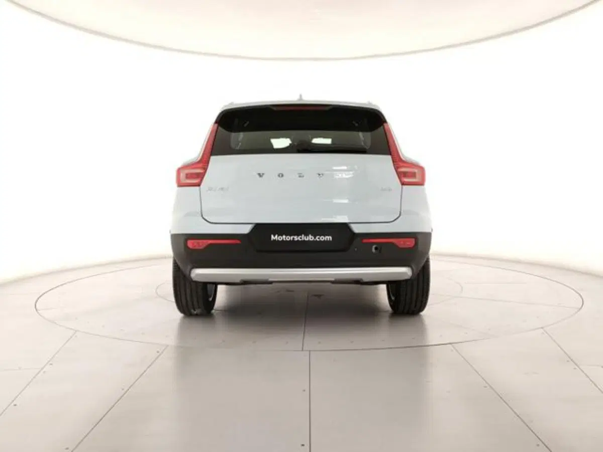 Volvo XC40 nuova a Modena (4)