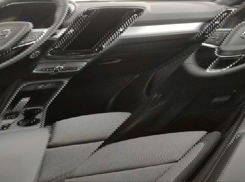 Volvo XC40 nuova a Modena (11)