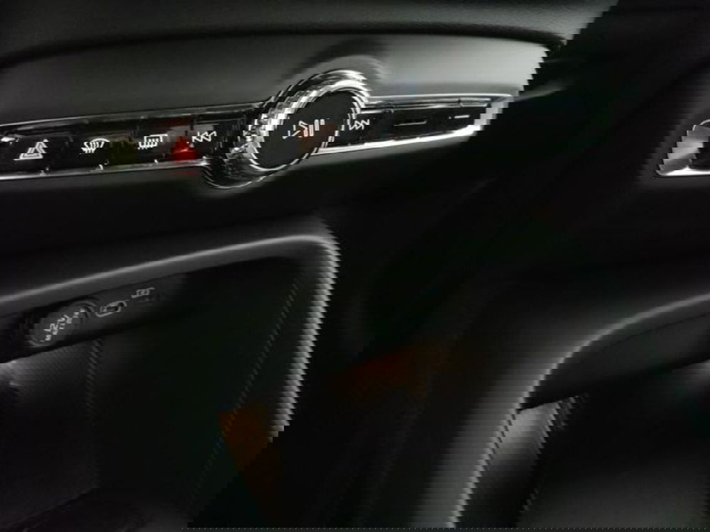 Volvo XC40 nuova a Modena (13)