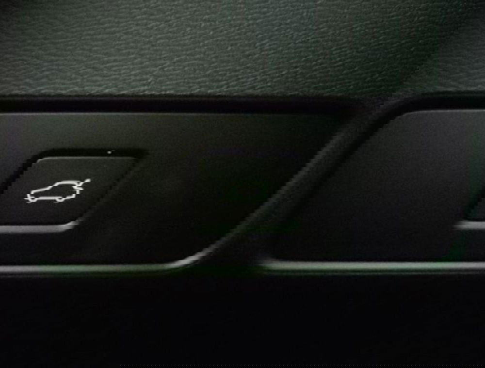 Volvo XC40 nuova a Modena (14)