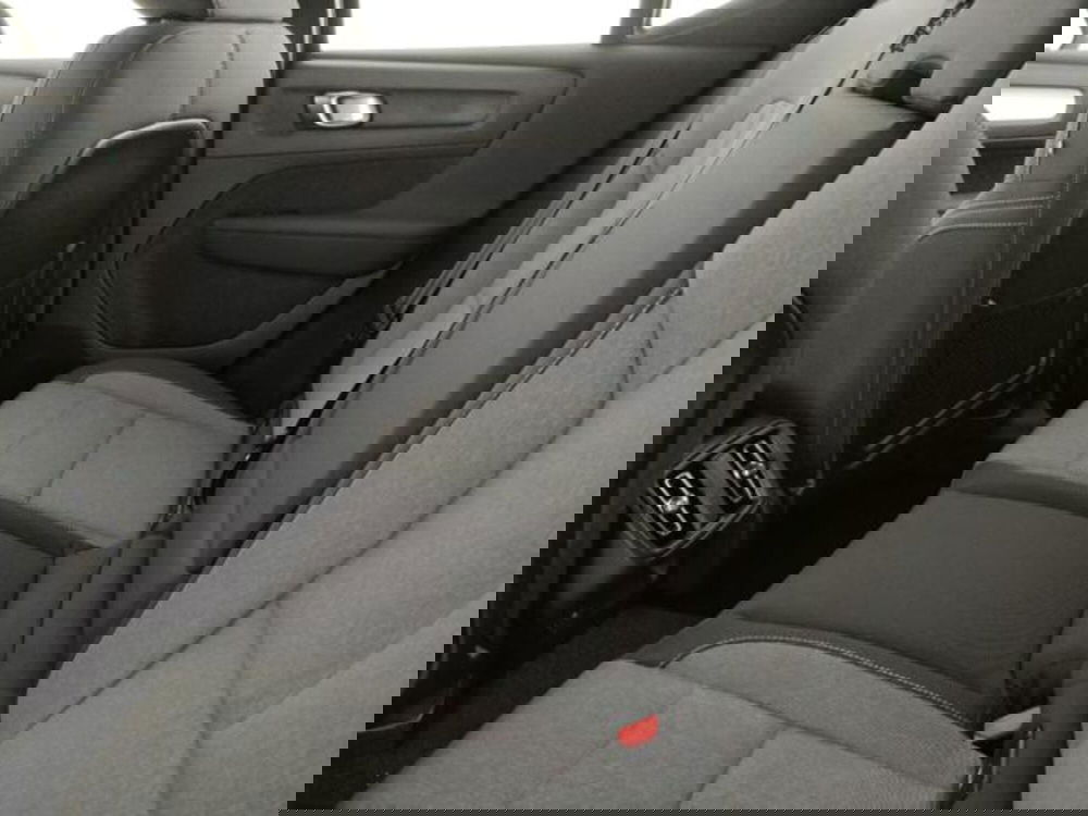 Volvo XC40 nuova a Modena (19)