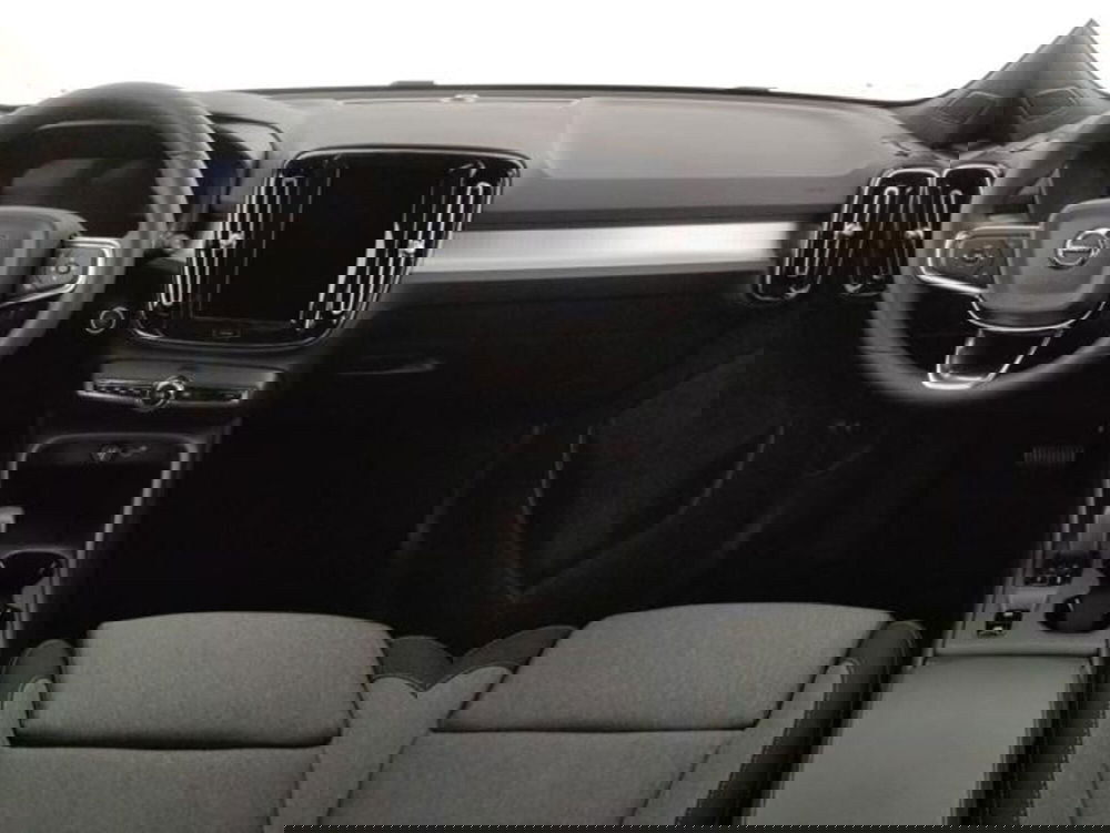 Volvo XC40 nuova a Modena (7)