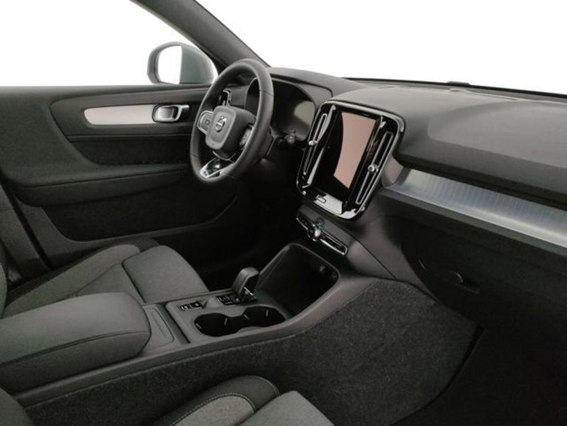 Volvo XC40 nuova a Modena (8)