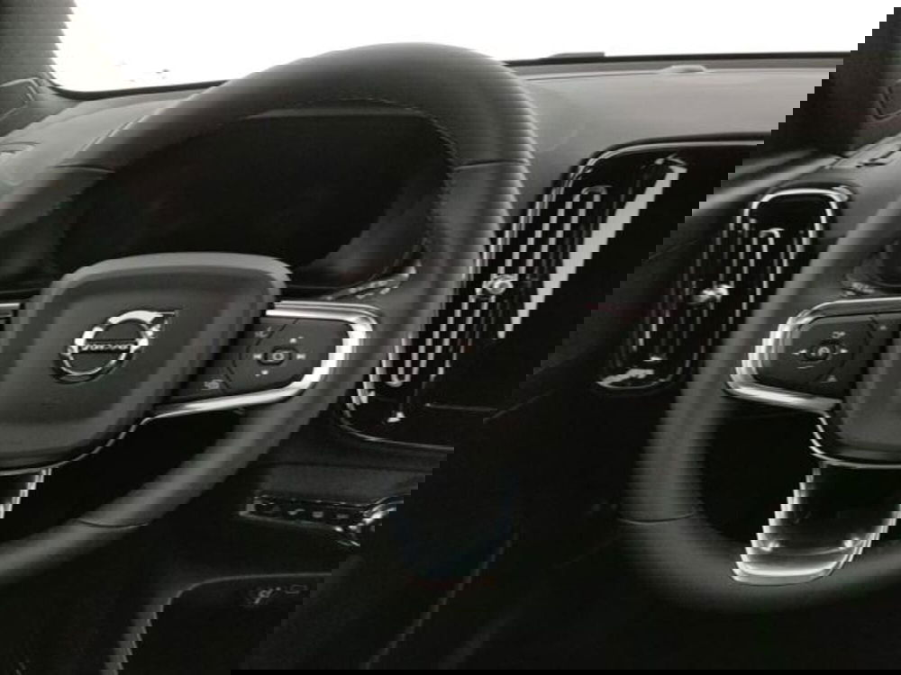 Volvo XC40 nuova a Modena (9)