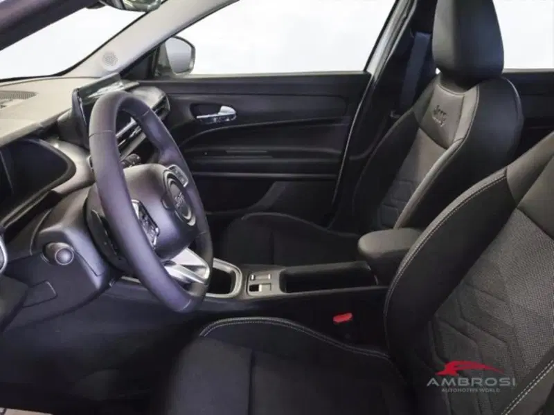 Jeep Avenger nuova a Perugia (10)