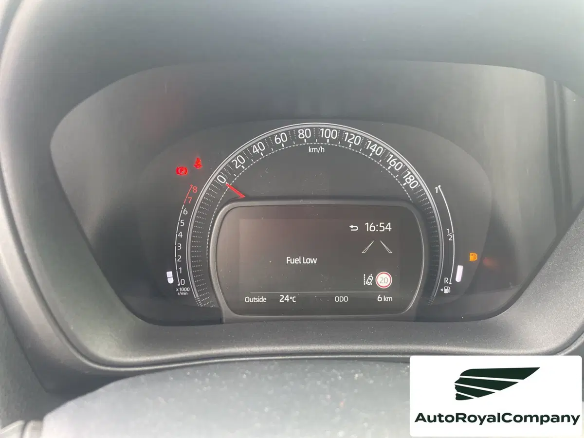 Toyota Aygo X nuova a Roma (14)