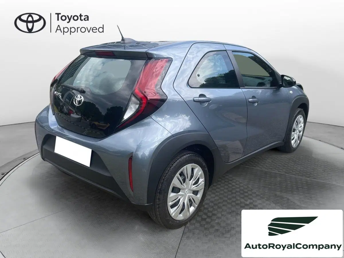 Toyota Aygo X nuova a Roma (5)
