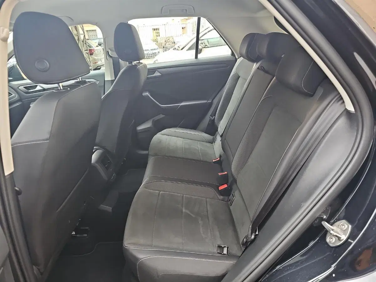 Volkswagen T-Roc usata a Lecco (12)