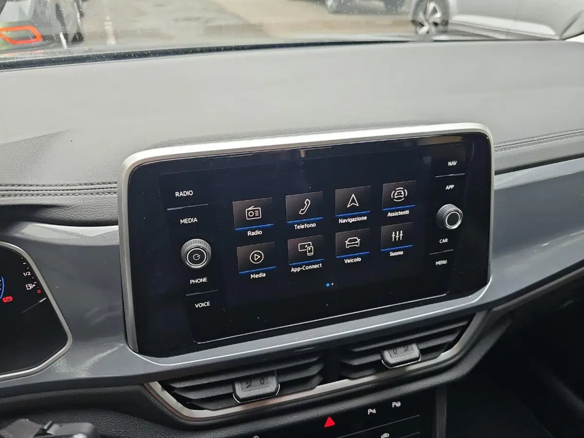 Volkswagen T-Roc usata a Lecco (13)