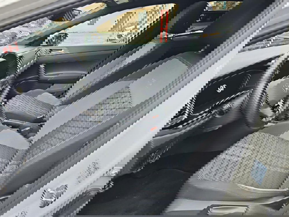 Volkswagen Taigo usata a Lecco (11)