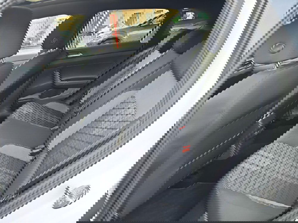 Volkswagen Taigo usata a Lecco (12)