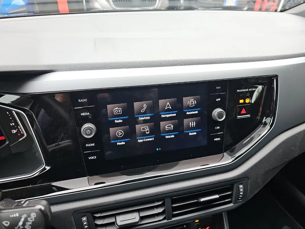 Volkswagen Taigo usata a Lecco (14)