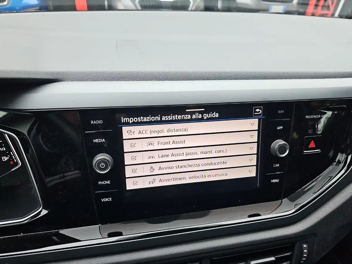 Volkswagen Taigo usata a Lecco (16)