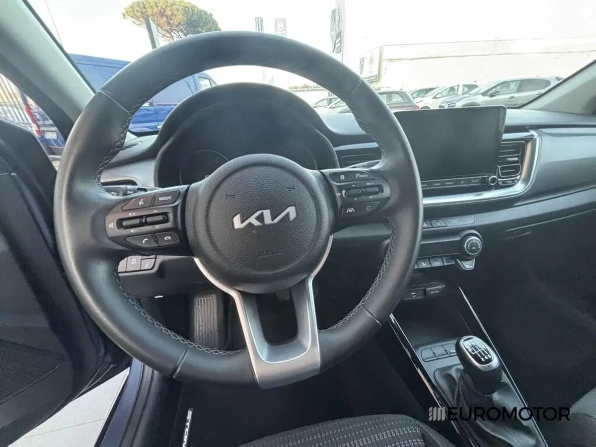 Kia Stonic usata a Bari (14)