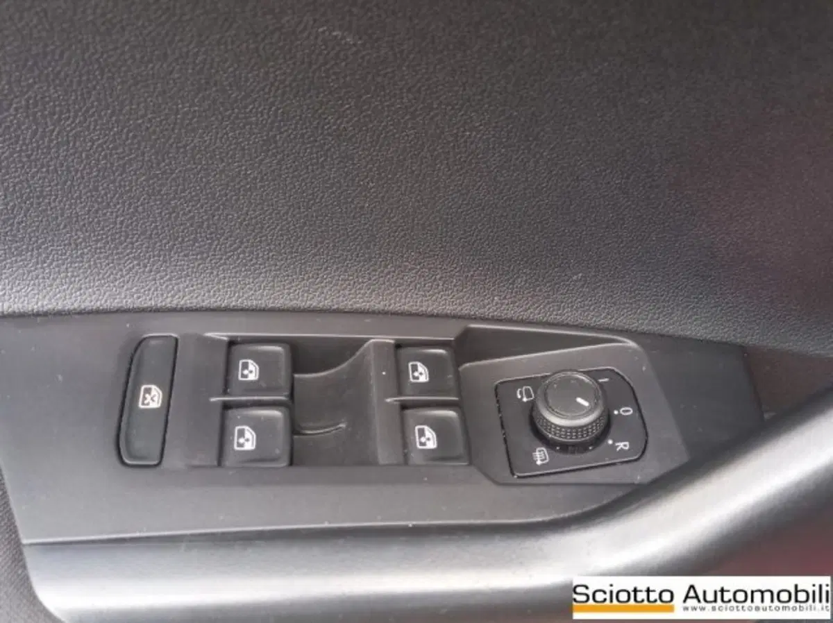 Volkswagen Polo usata a Messina (12)