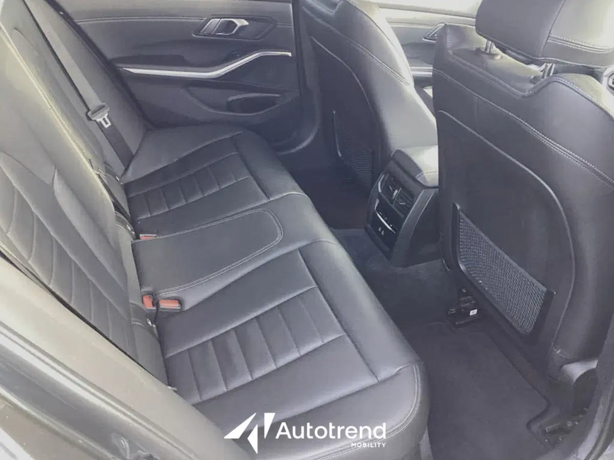 BMW Serie 3 Touring usata a Bari (7)