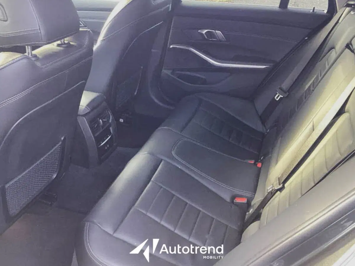 BMW Serie 3 Touring usata a Bari (8)